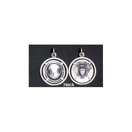 780/A Thebes shield / amphora pendant