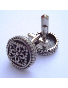 211 Round silver byzantine cufflinks