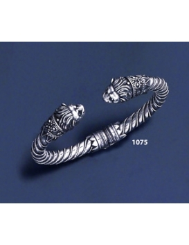1075 Hand-coiled Lion's head torc bracelet (M)