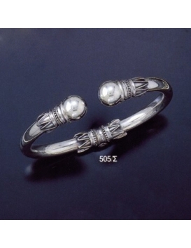 505/S L Impressive Sterling Silver Ball torc Bracelet