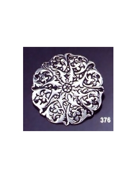 376 Ornate round brooch