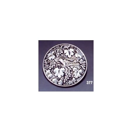 377 Ornate brooch round grapevine/Vine leaves