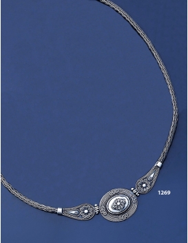 1269 Hellenistic hand-braided necklace